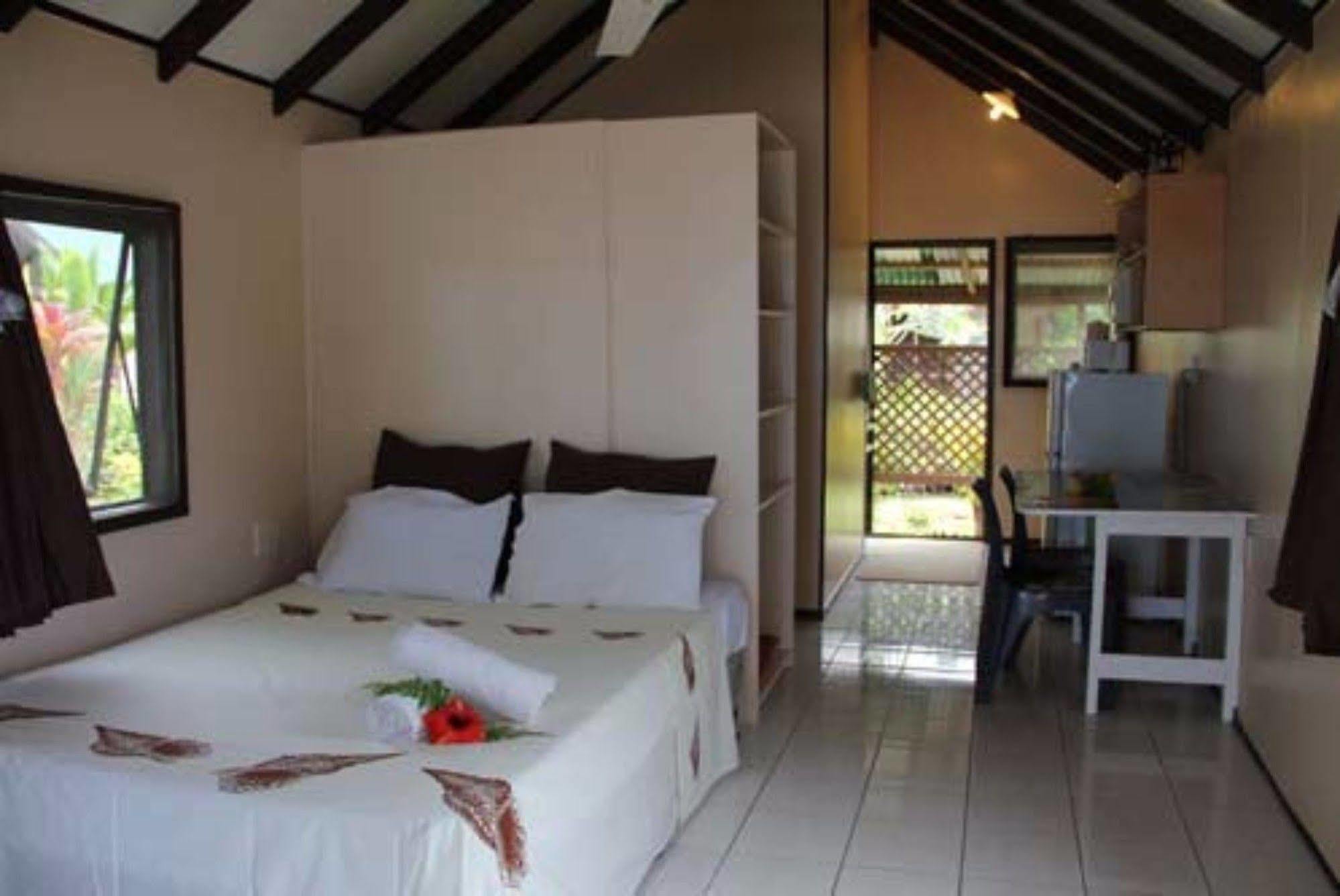 アバルア Aroko Bungalowsヴィラ エクステリア 写真